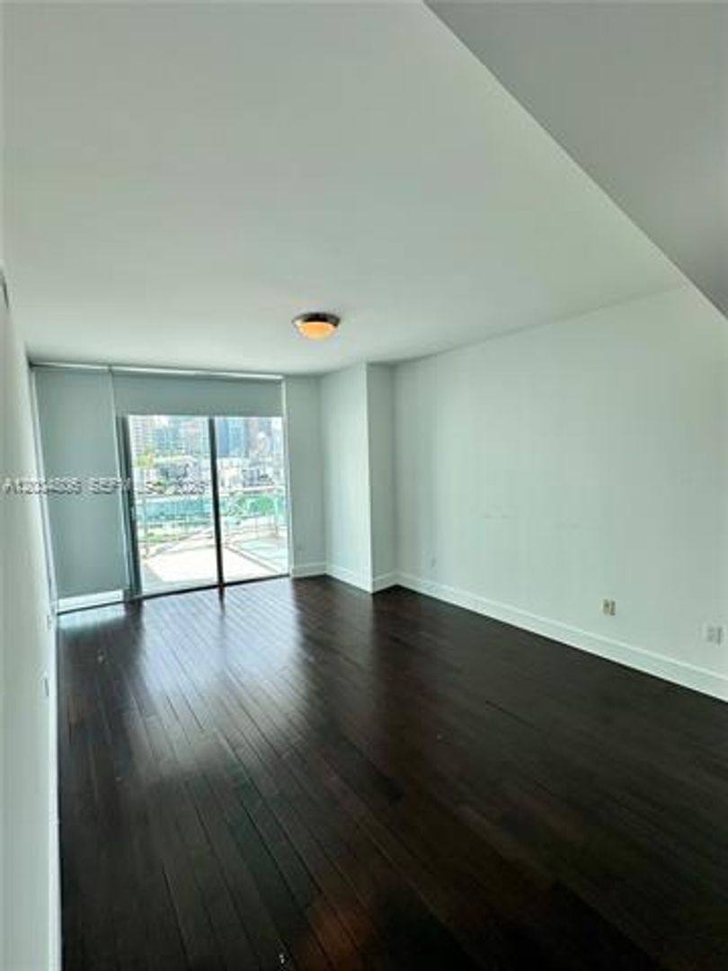 Apartment for rent at 350 S Miami Ave, Miami, FL 33130