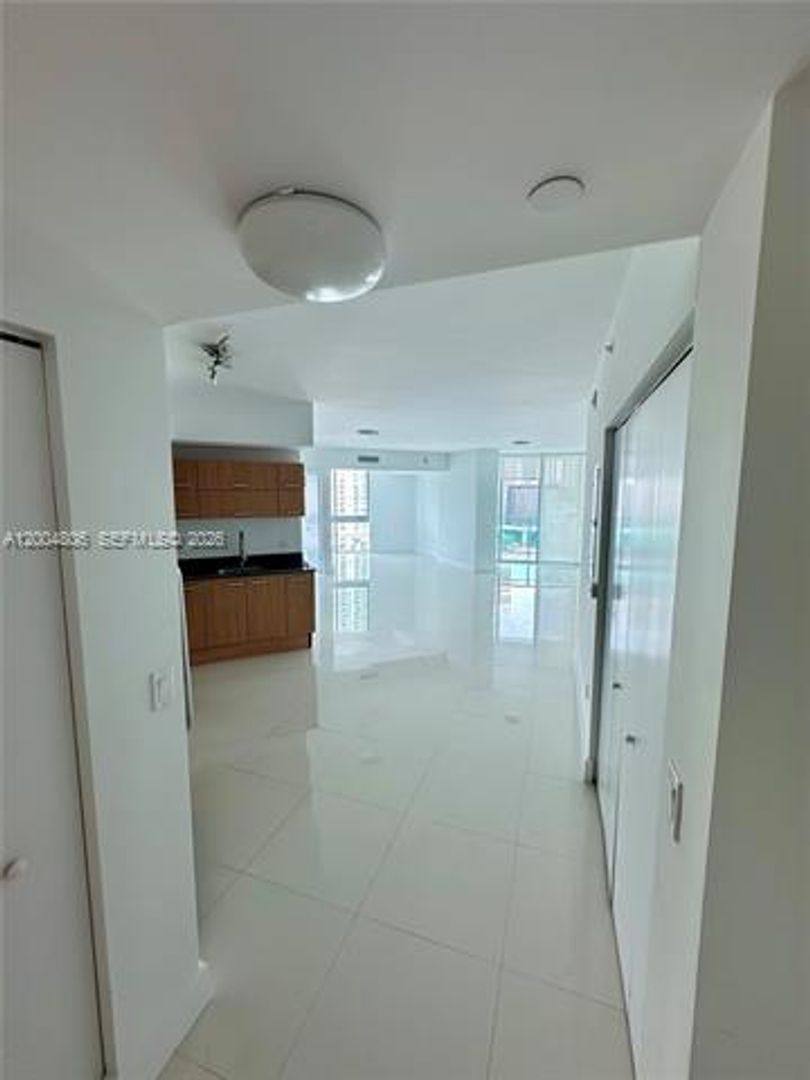 Apartment for rent at 350 S Miami Ave, Miami, FL 33130