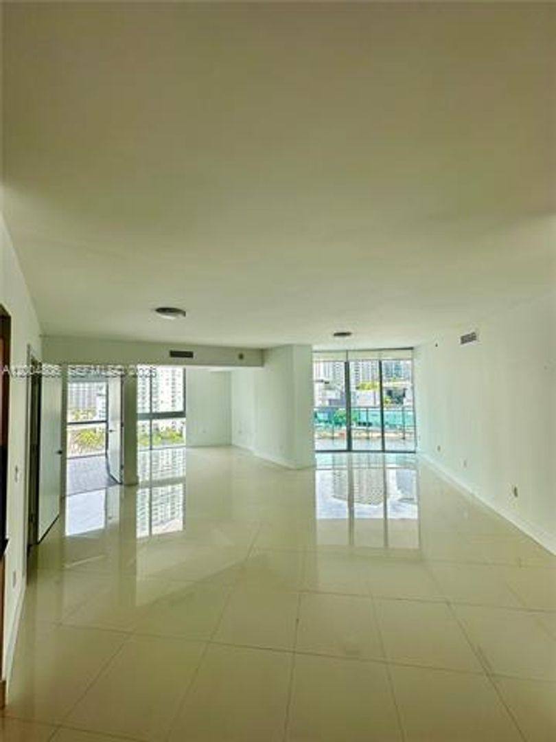 Apartment for rent at 350 S Miami Ave, Miami, FL 33130