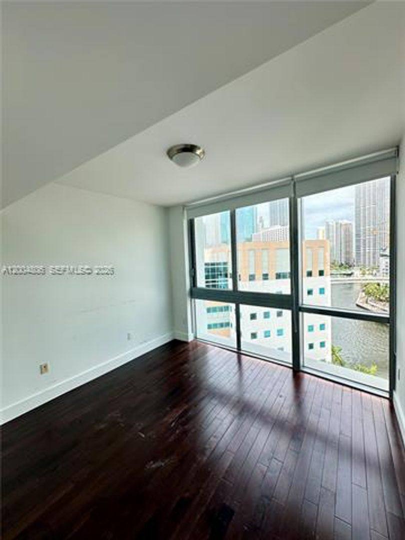 Apartment for rent at 350 S Miami Ave, Miami, FL 33130