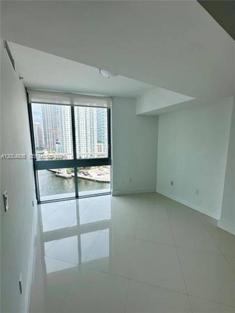 Apartment for rent at 350 S Miami Ave, Miami, FL 33130