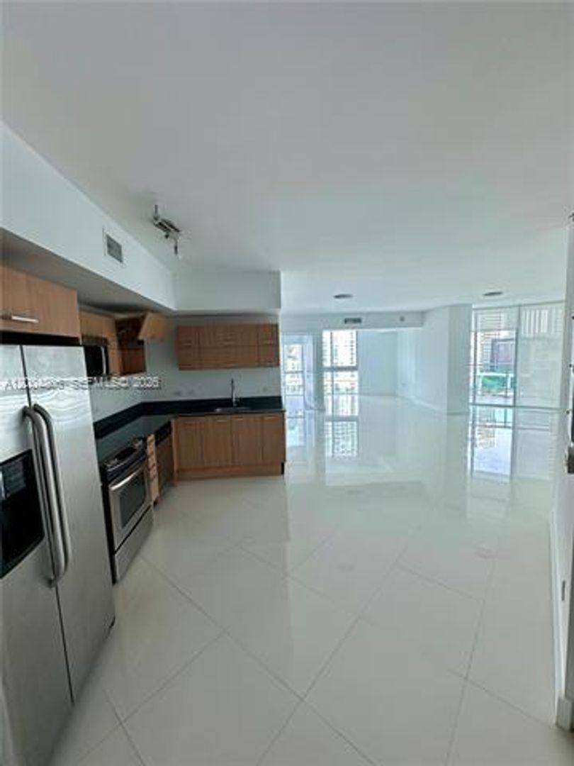 Apartment for rent at 350 S Miami Ave, Miami, FL 33130