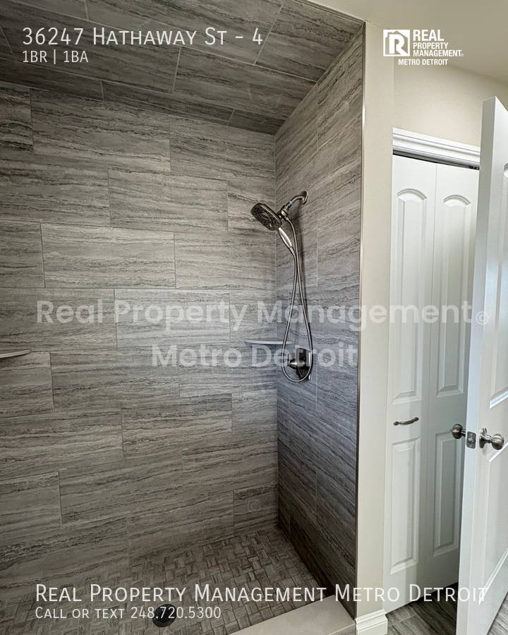 Apartment for rent at 36247 Hathaway St #2, New Baltimore, MI 48047