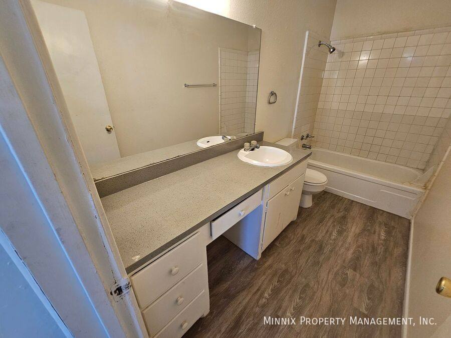 Apartment for rent at 1600 Yonkers #1, Plainview, TX 79072