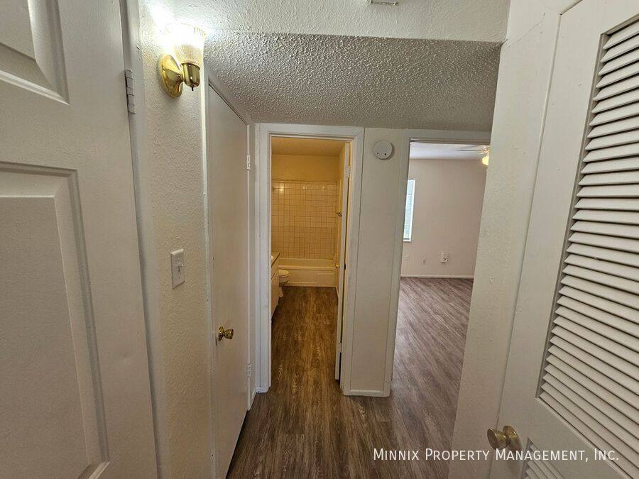Apartment for rent at 1600 Yonkers #1, Plainview, TX 79072