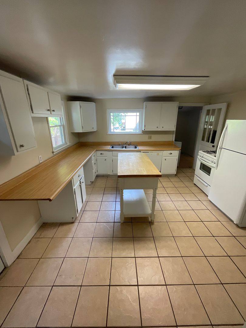 House for rent at 315 E 16th St, Bloomington, IN 47408
