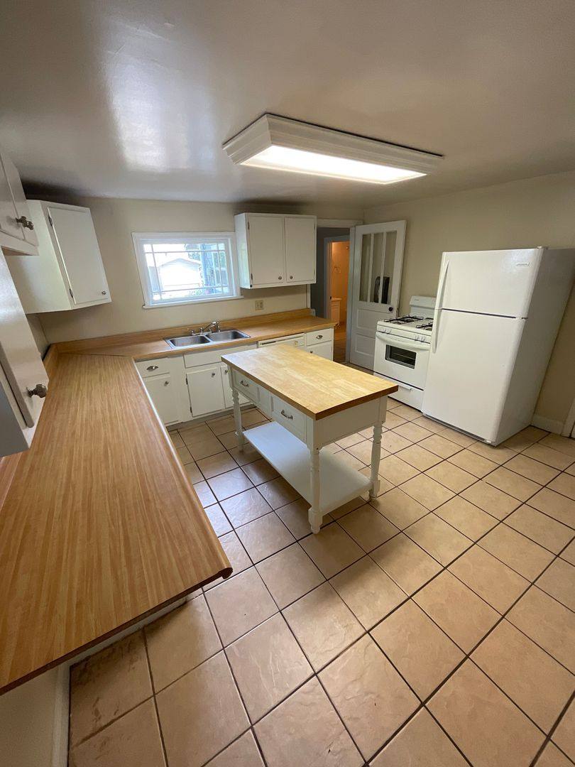 House for rent at 315 E 16th St, Bloomington, IN 47408