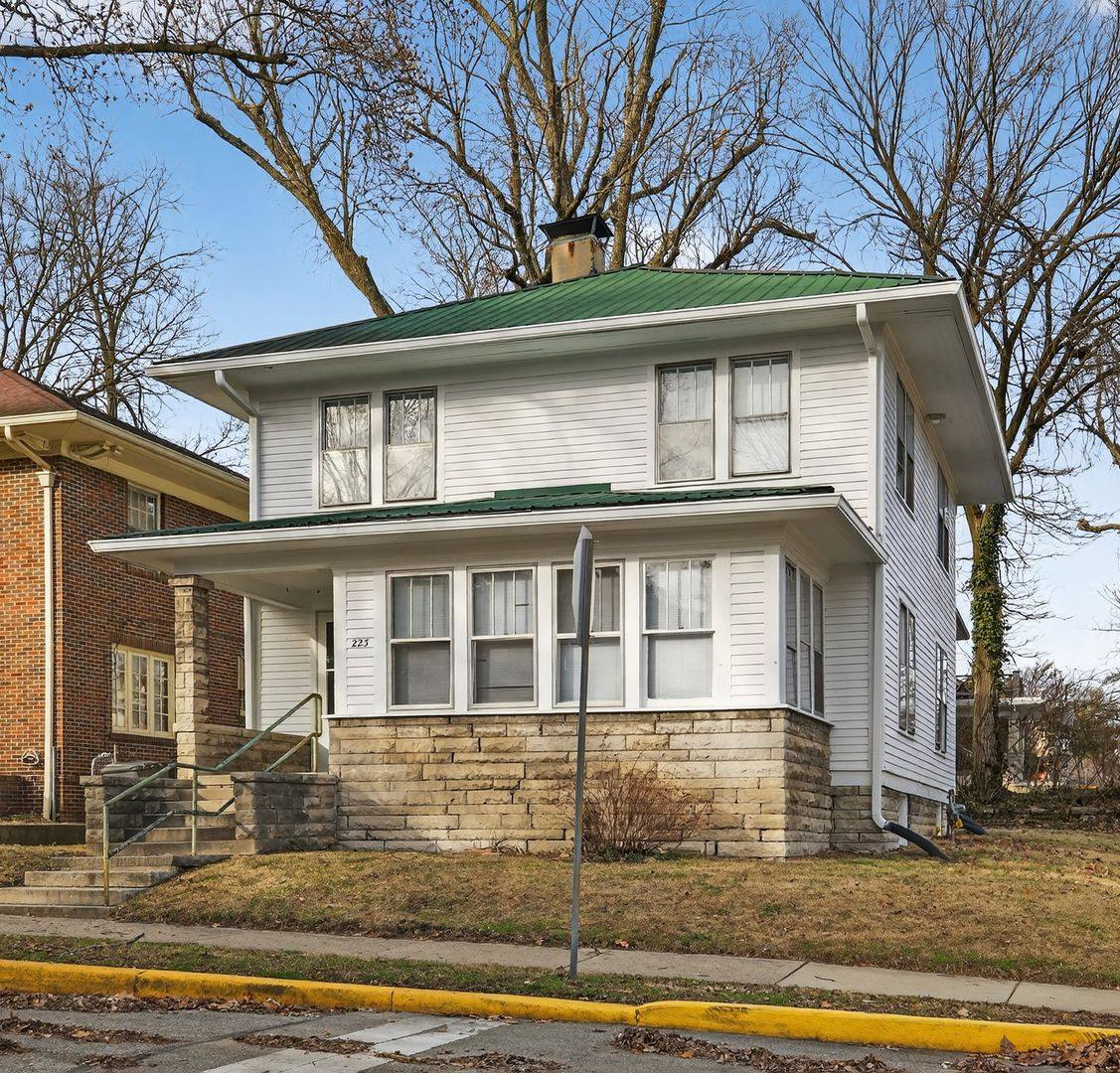 House for rent at 223 E 8th St, Bloomington, IN 47408