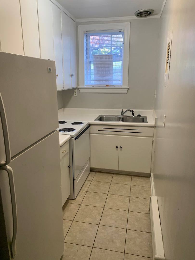 Apartment for rent at 807 W End Blvd, Winston Salem, NC 27101