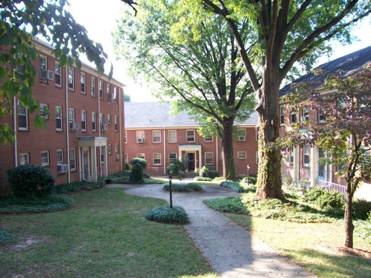 Apartment for rent at 807 W End Blvd, Winston Salem, NC 27101