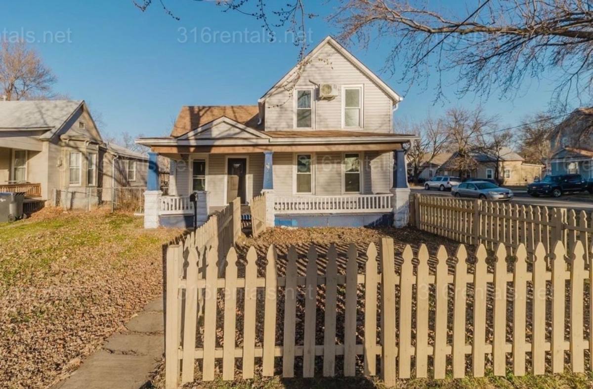 House for rent at 218 Allison St, Newton, KS 67114