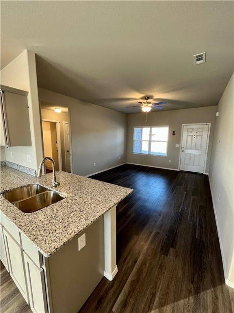 House for rent at 909 E Egret Rd, Fayetteville, AR 72701