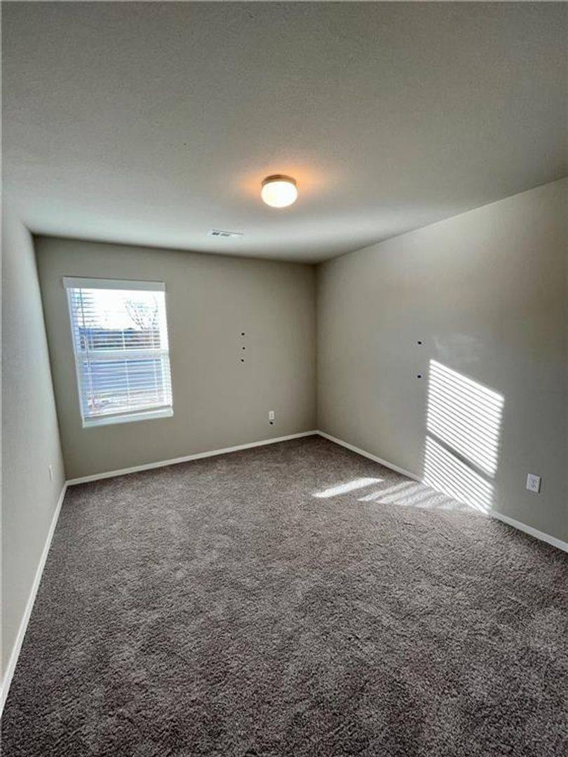 House for rent at 909 E Egret Rd, Fayetteville, AR 72701