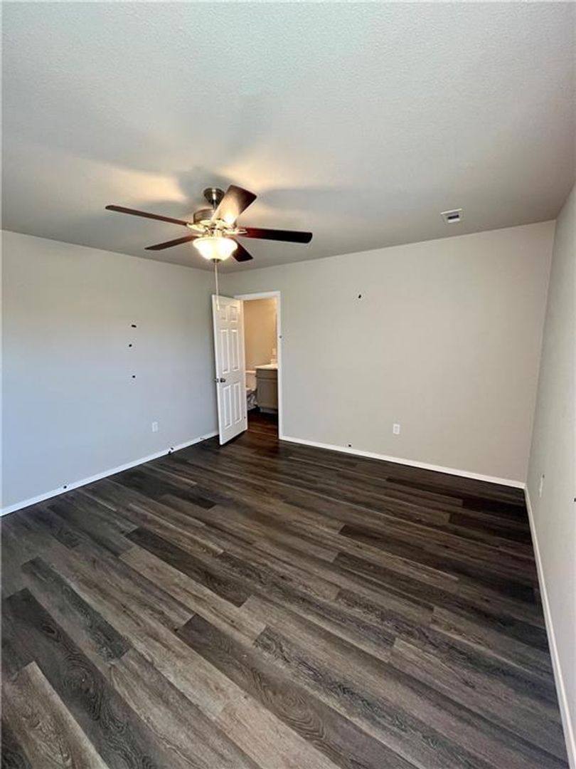 House for rent at 909 E Egret Rd, Fayetteville, AR 72701