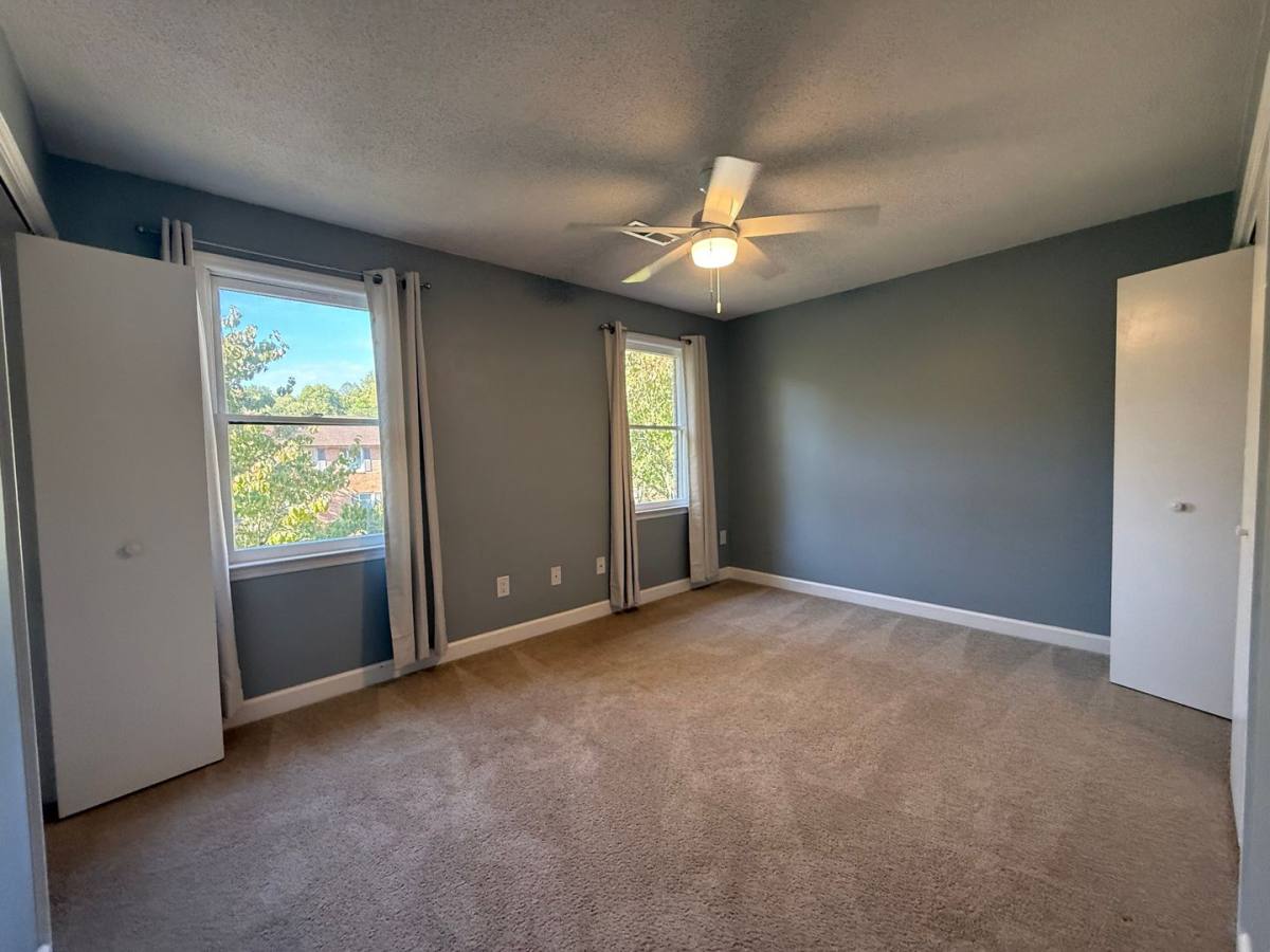 Townhouse for rent at 2039 Heritage Place, Johnson City, TN 37604