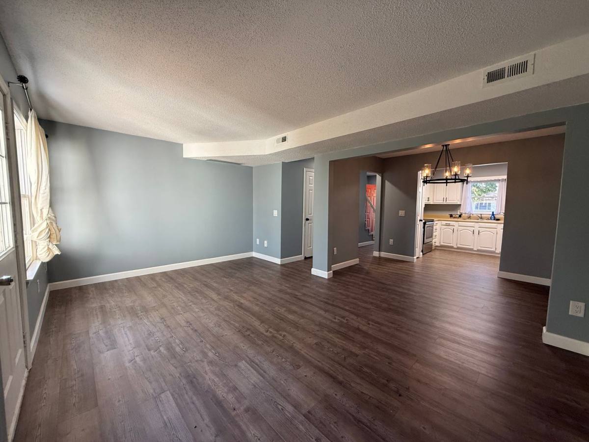 Townhouse for rent at 2039 Heritage Place, Johnson City, TN 37604