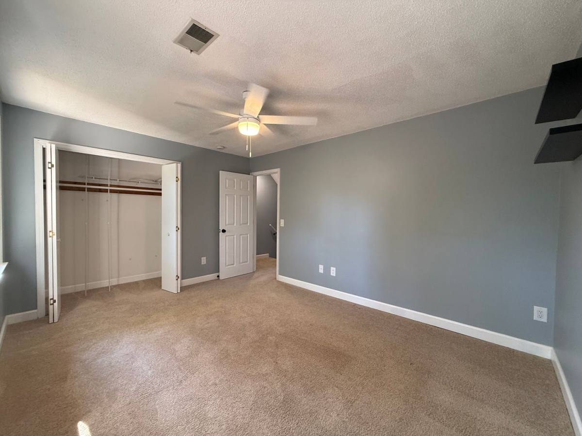 Townhouse for rent at 2039 Heritage Place, Johnson City, TN 37604