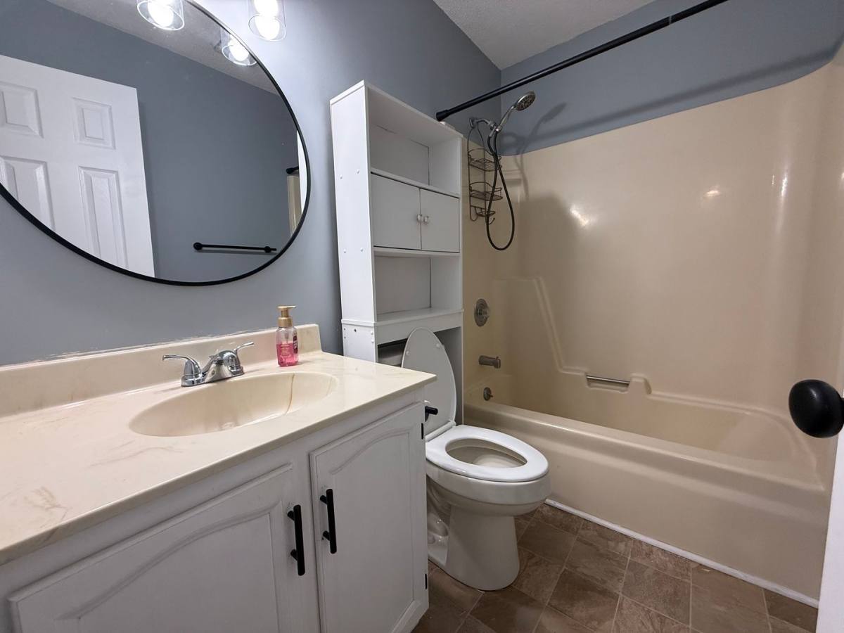 Townhouse for rent at 2039 Heritage Place, Johnson City, TN 37604