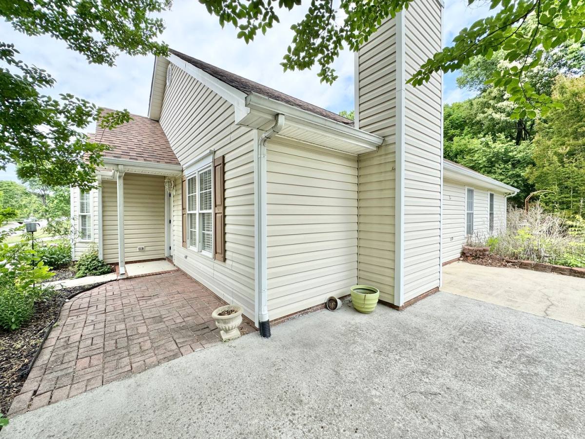 House for rent at 3529 Bent Trace Dr, High Point, NC 27265