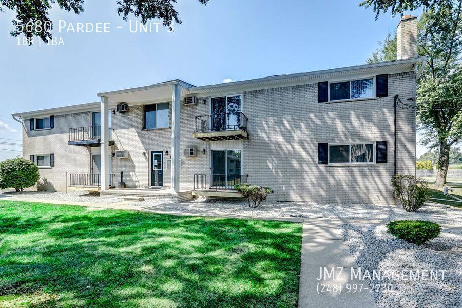 Apartment for rent at 5680 Pardee #3, Dearborn Heights, MI 48125