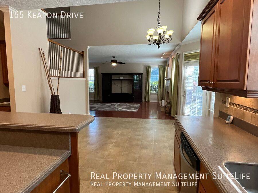 House for rent at 165 Keaton Dr, Fayetteville, GA 30215
