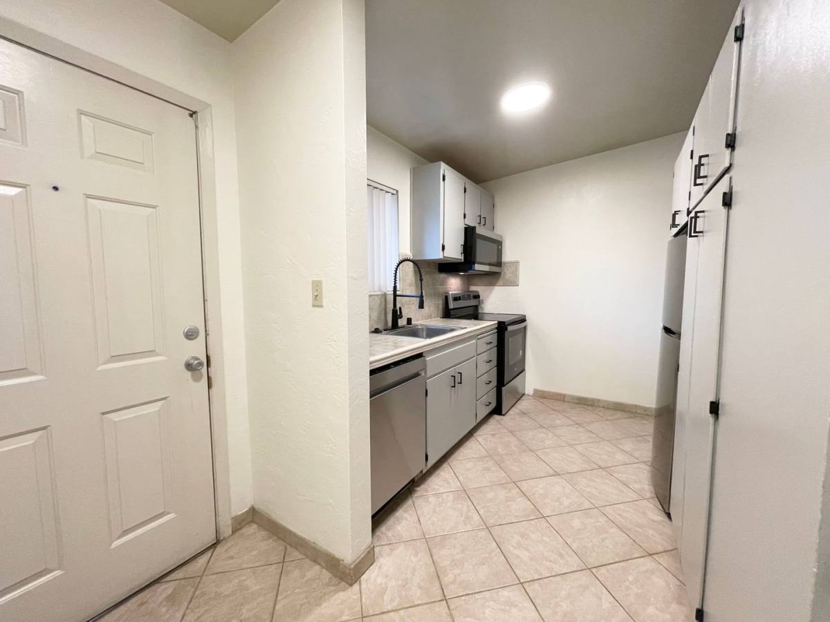 Apartment for rent at 4500 Del Rio Rd, Sacramento, CA 95822