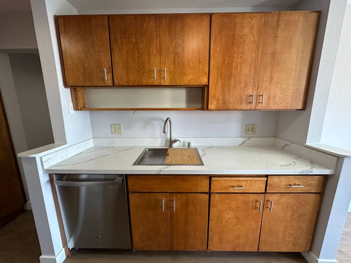 Apartment for rent at 6 Commodore Dr, Emeryville, CA 94608