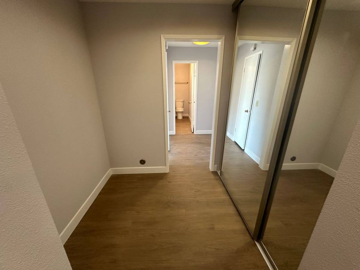 Apartment for rent at 6 Commodore Dr, Emeryville, CA 94608