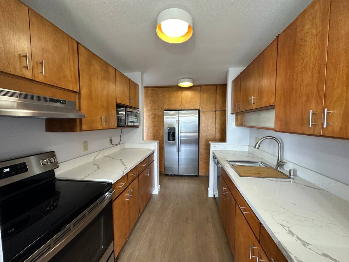 Apartment for rent at 6 Commodore Dr, Emeryville, CA 94608