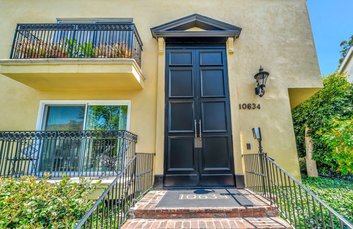 Apartment for rent at 10634 Holman Ave #3, Los Angeles, CA 90024