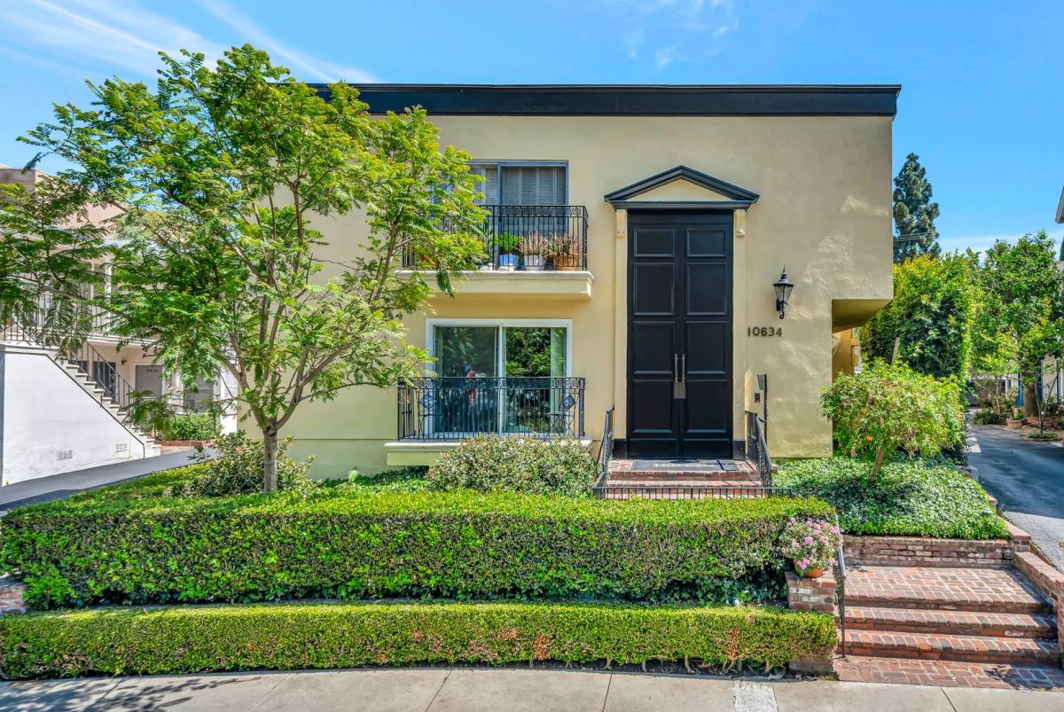 Apartment for rent at 10634 Holman Ave #3, Los Angeles, CA 90024