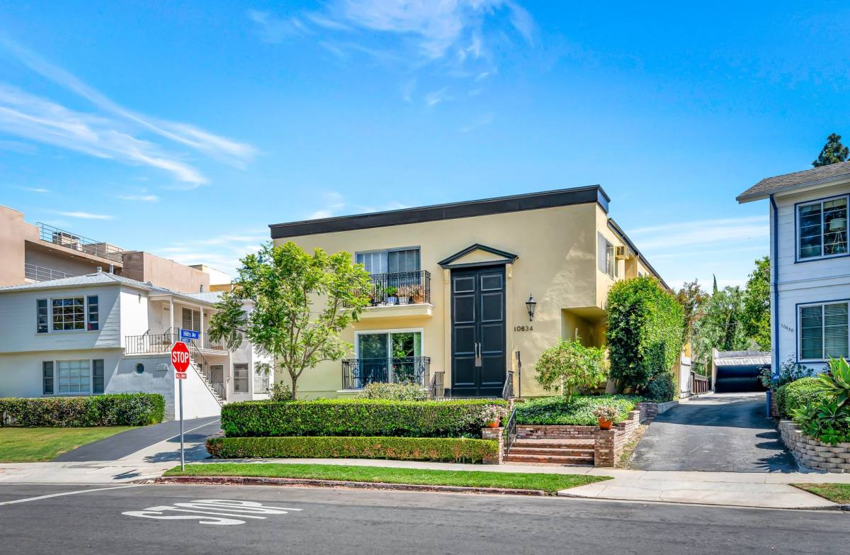 Apartment for rent at 10634 Holman Ave #3, Los Angeles, CA 90024