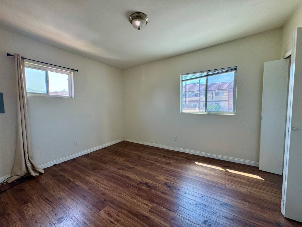 Apartment for rent at 540 N Madison Ave, Los Angeles, CA 90004