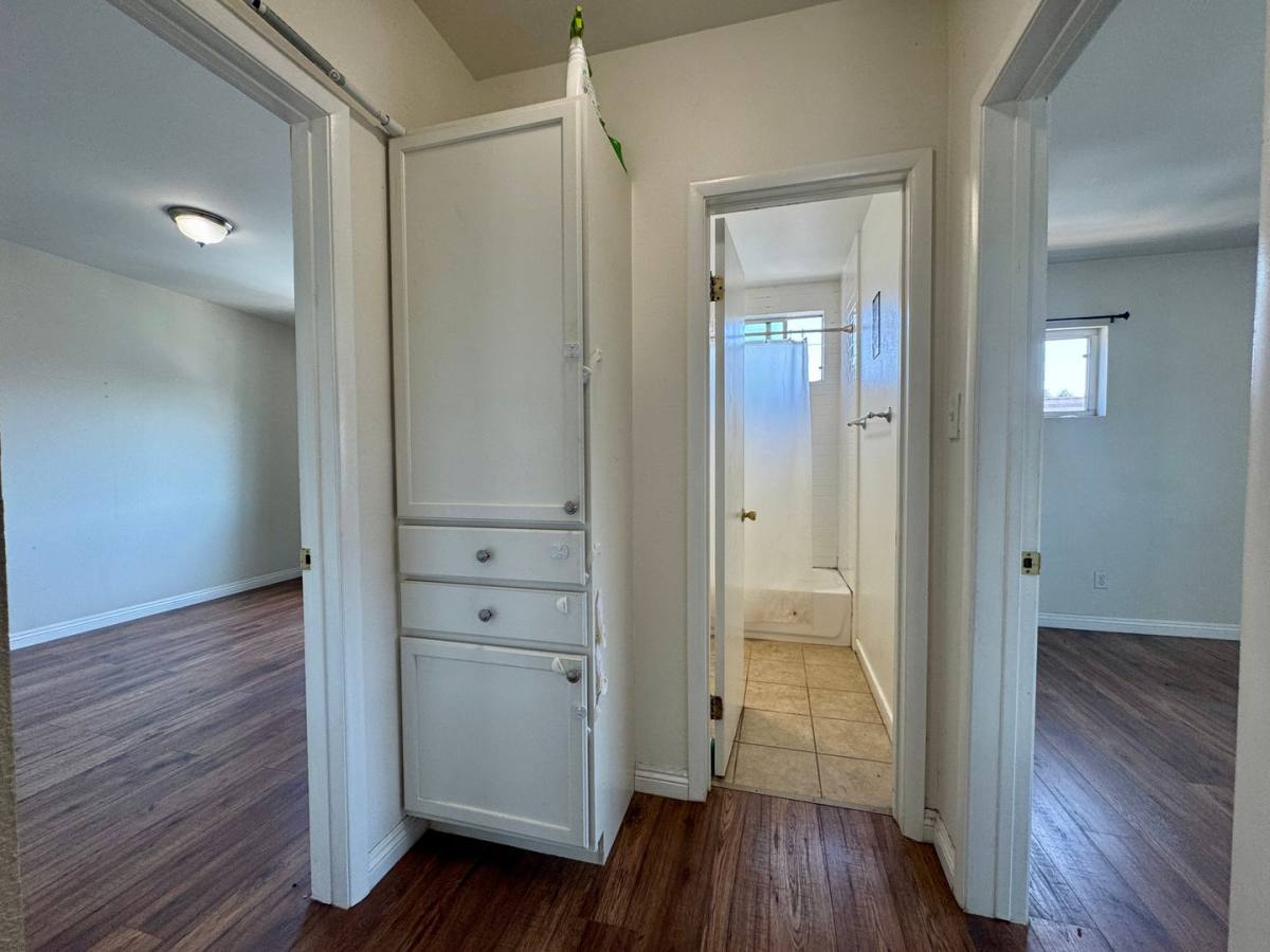 Apartment for rent at 540 N Madison Ave, Los Angeles, CA 90004