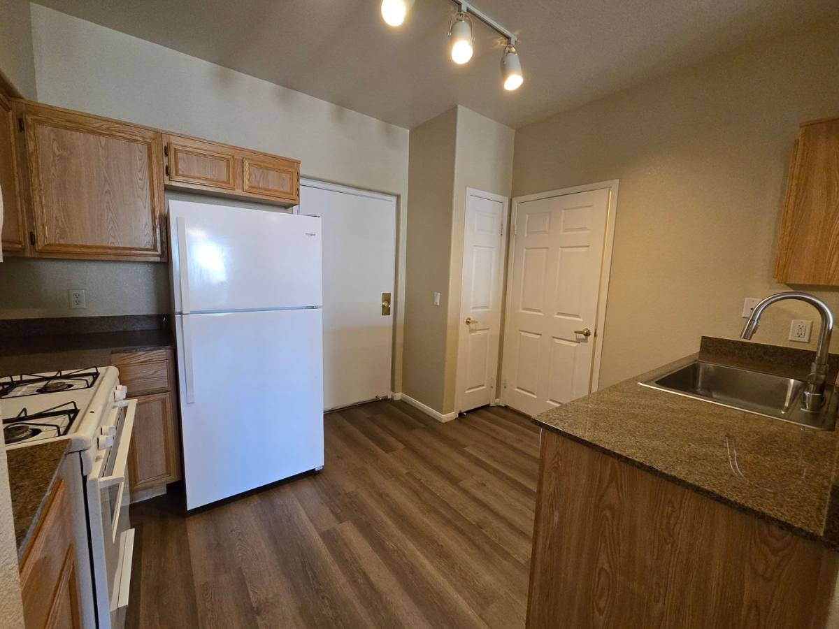 Apartment for rent at 10550 W Alexander Rd, Las Vegas, NV 89129