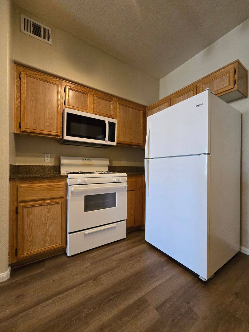 Apartment for rent at 10550 W Alexander Rd, Las Vegas, NV 89129
