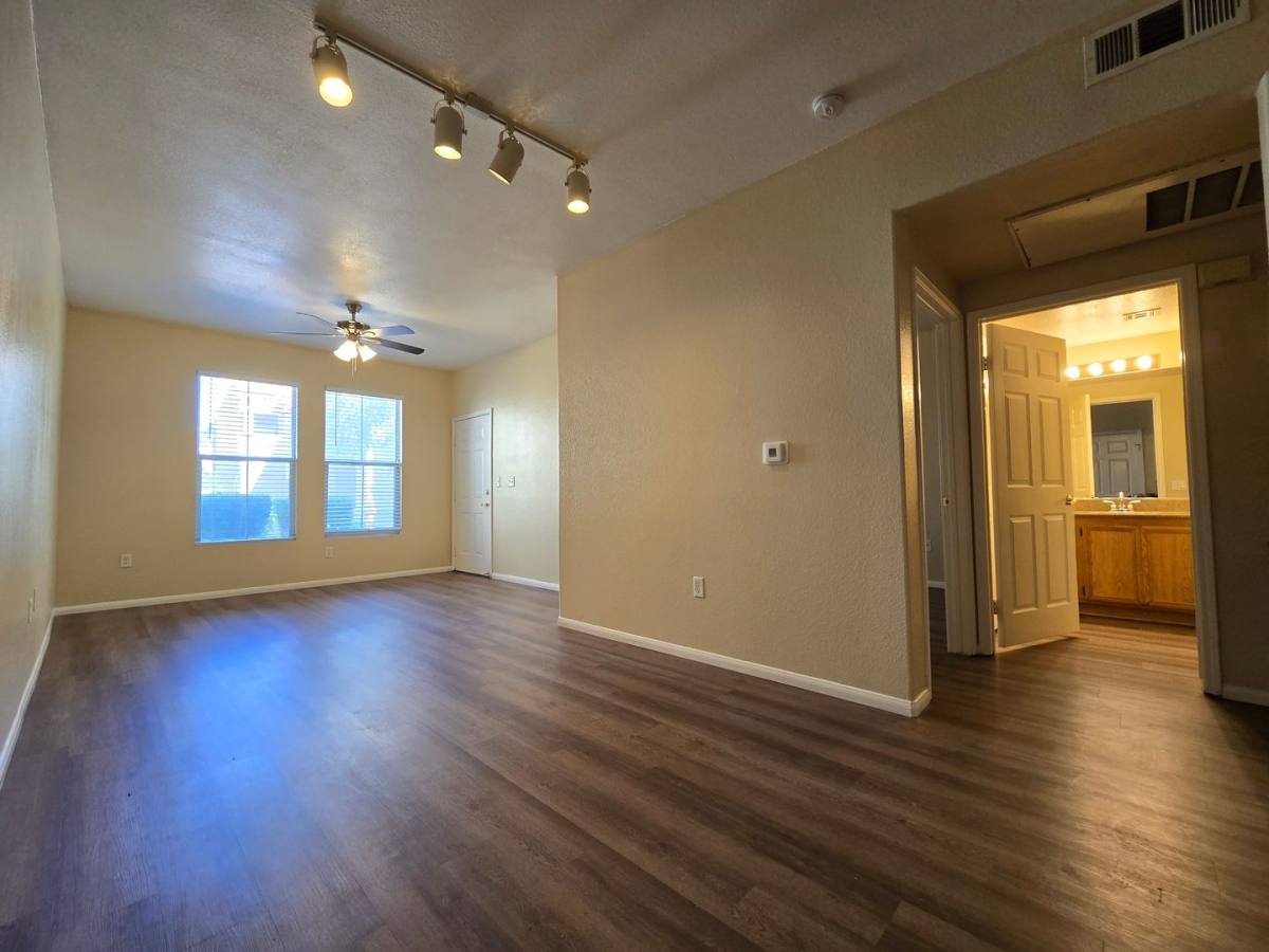 Apartment for rent at 10550 W Alexander Rd, Las Vegas, NV 89129