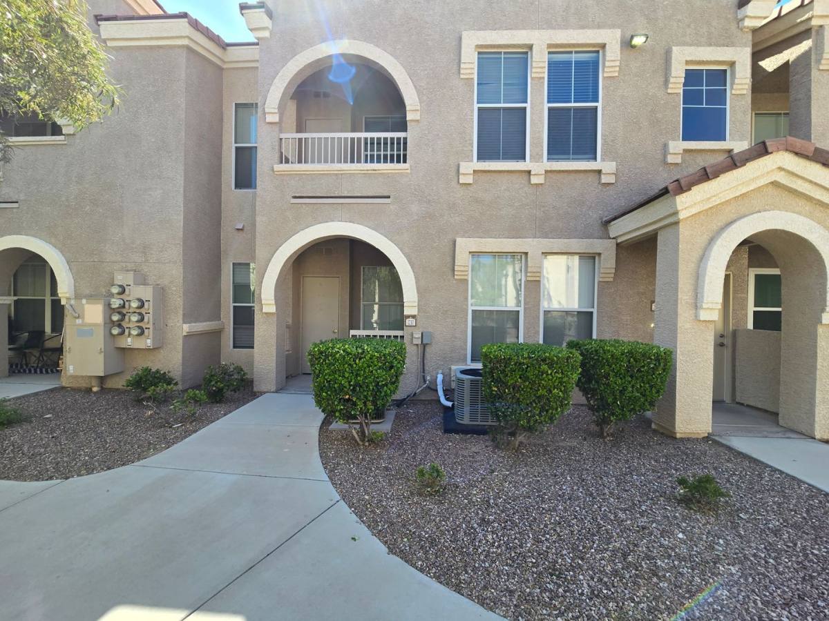 Apartment for rent at 10550 W Alexander Rd, Las Vegas, NV 89129
