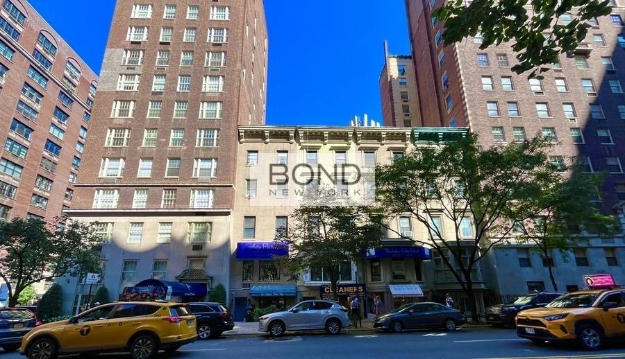 Apartment for rent at 147 E 72nd St #4RS, New York, NY 10021