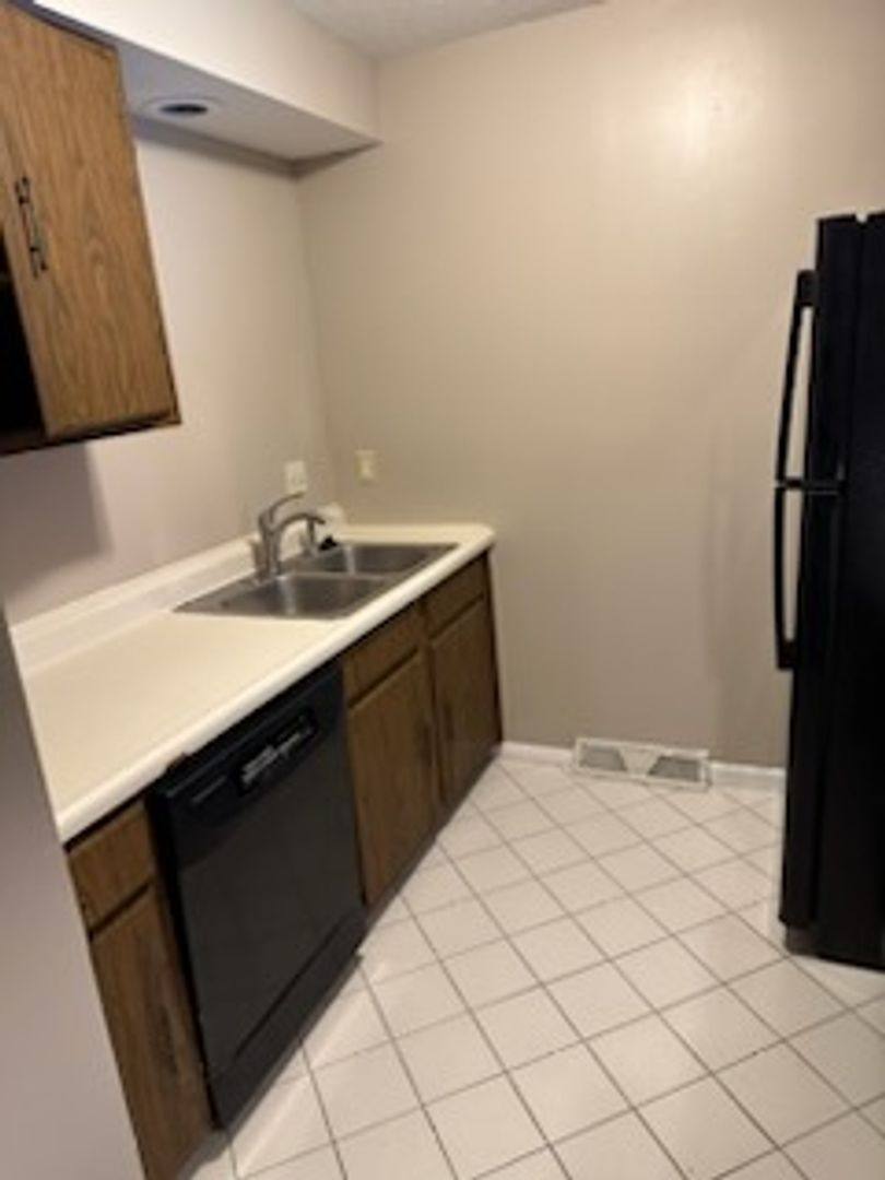 Apartment for rent at 4902 Brookwood Rd, Youngstown, OH 44512