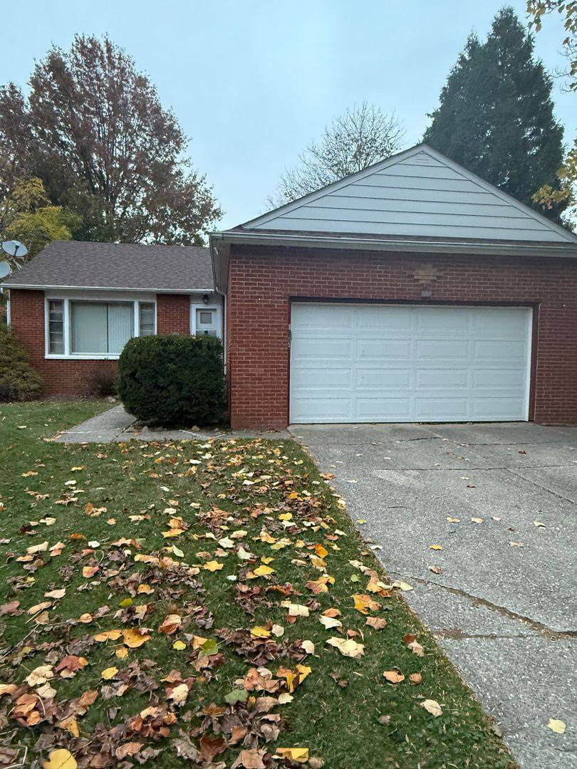 House for rent at 1905 Braeburn Park Dr, Euclid, OH 44117