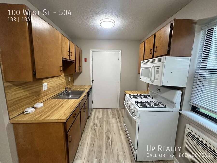 Apartment for rent at 100 W St #504, Vernon Rockville, CT 06066