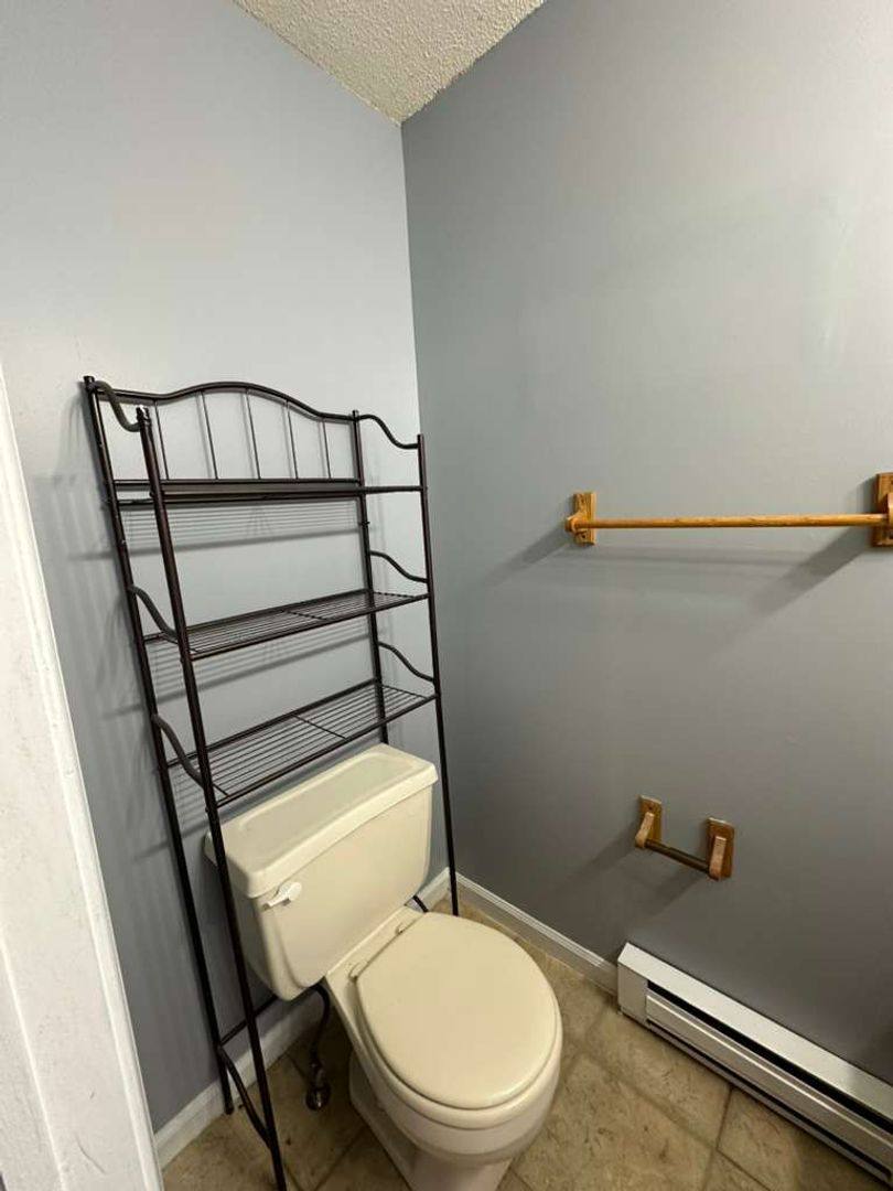 Apartment for rent at 176 Lincoln St, Waterbury, CT 06710