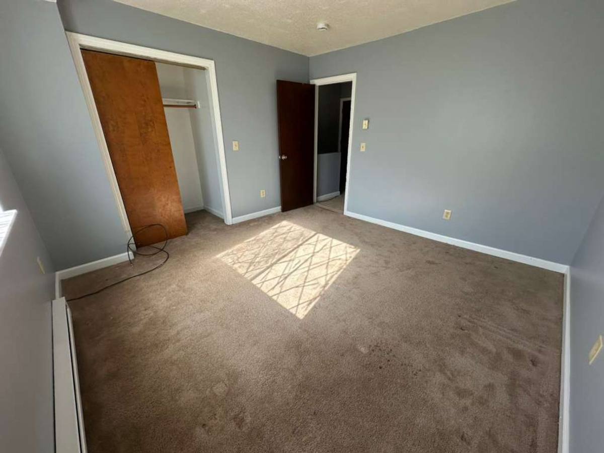 Apartment for rent at 176 Lincoln St, Waterbury, CT 06710