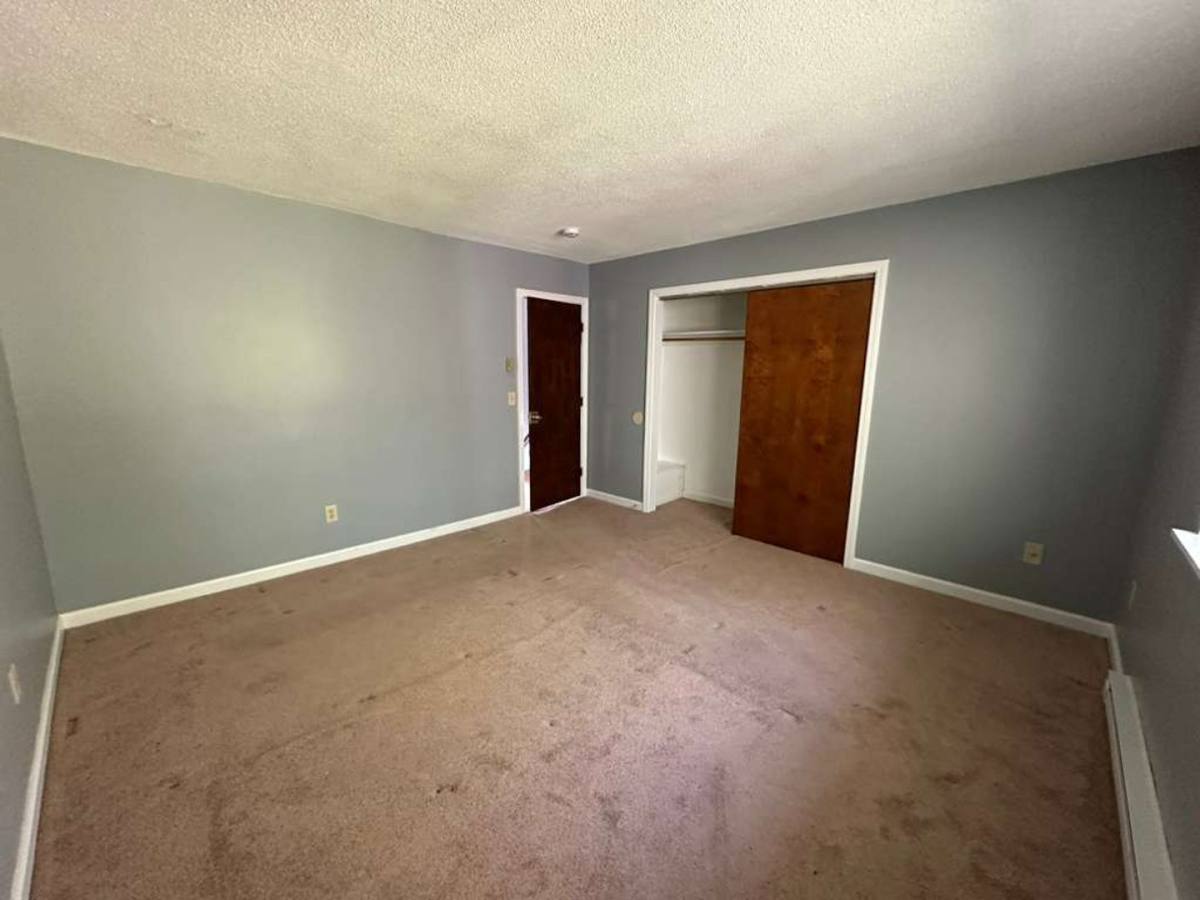 Apartment for rent at 176 Lincoln St, Waterbury, CT 06710