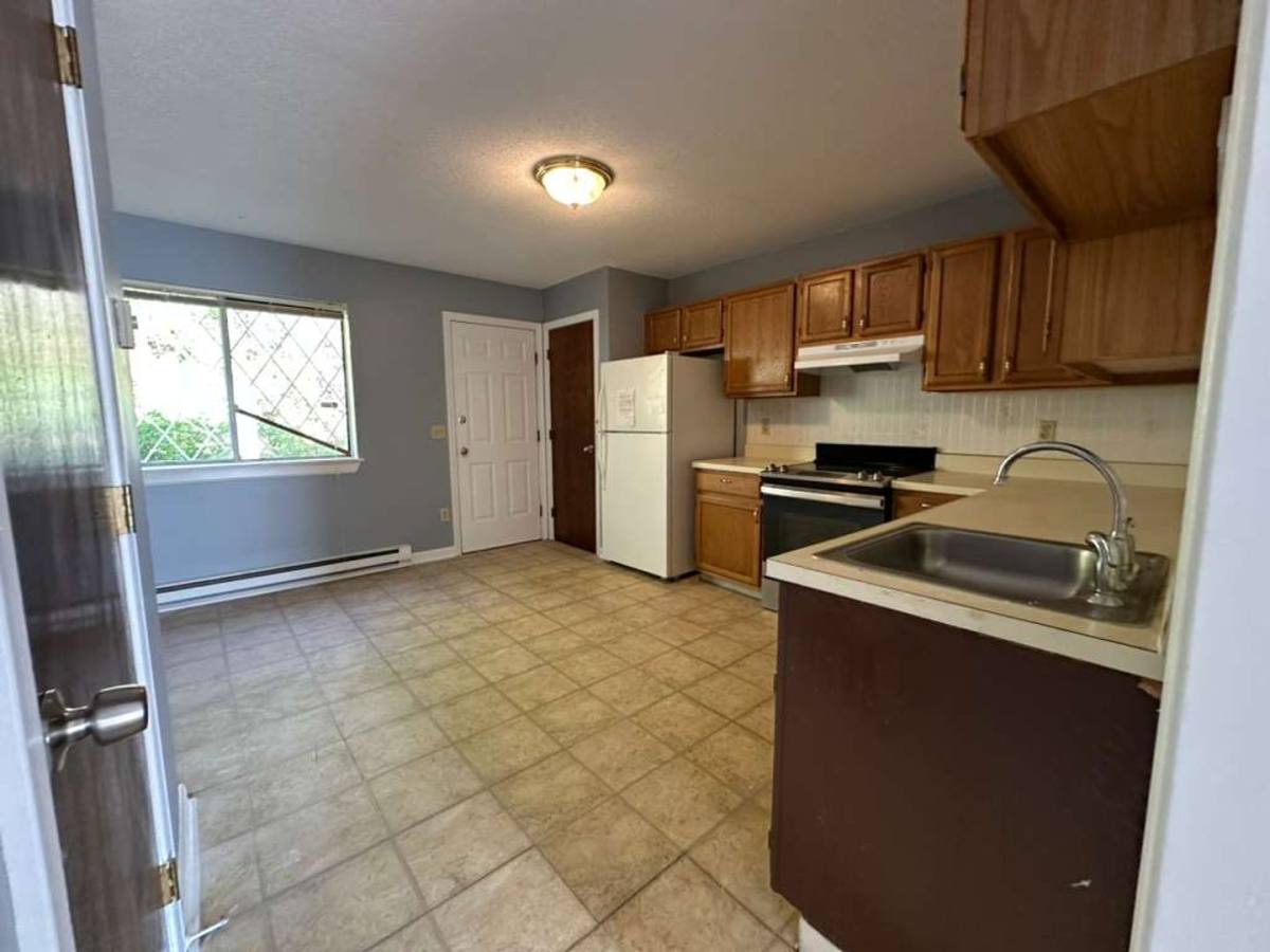Apartment for rent at 176 Lincoln St, Waterbury, CT 06710