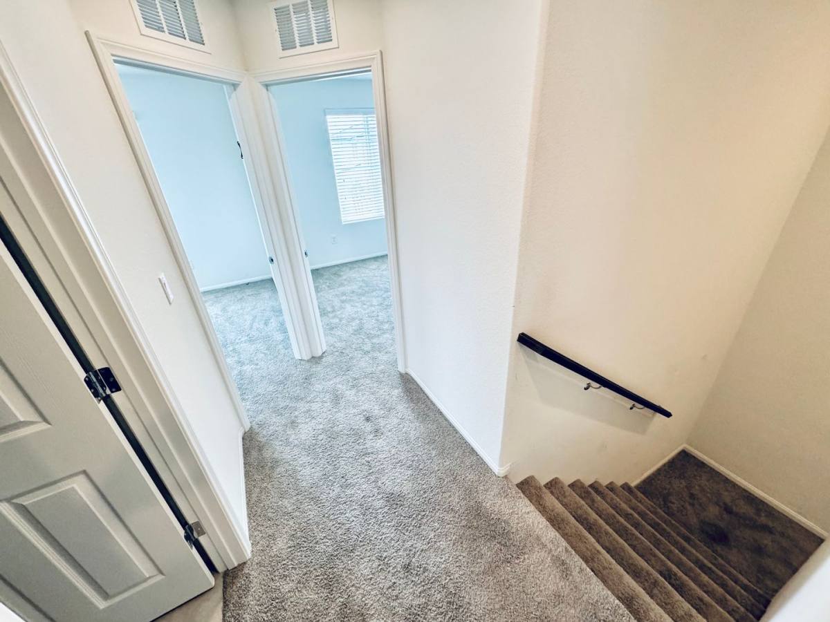 Townhouse for rent at 850 Bronzite St, Henderson, NV 89011