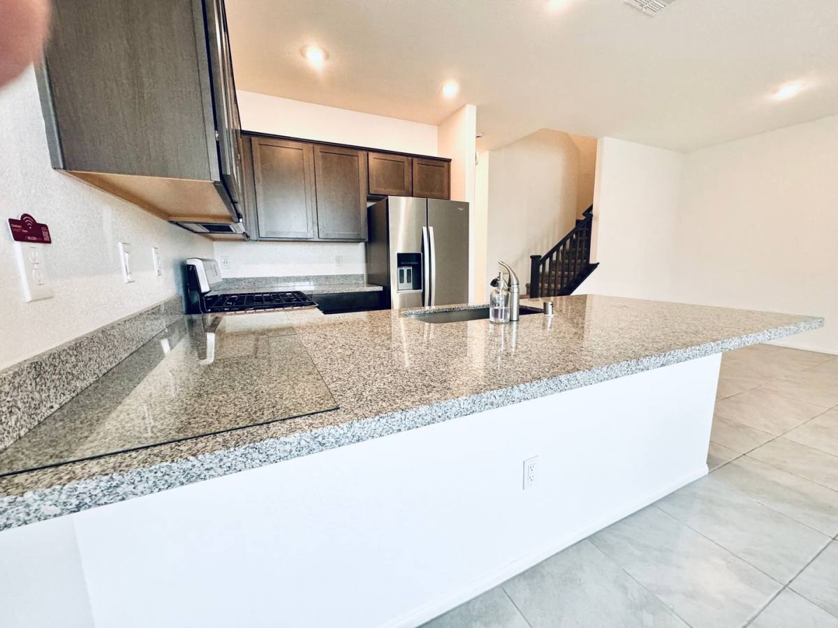 Townhouse for rent at 850 Bronzite St, Henderson, NV 89011