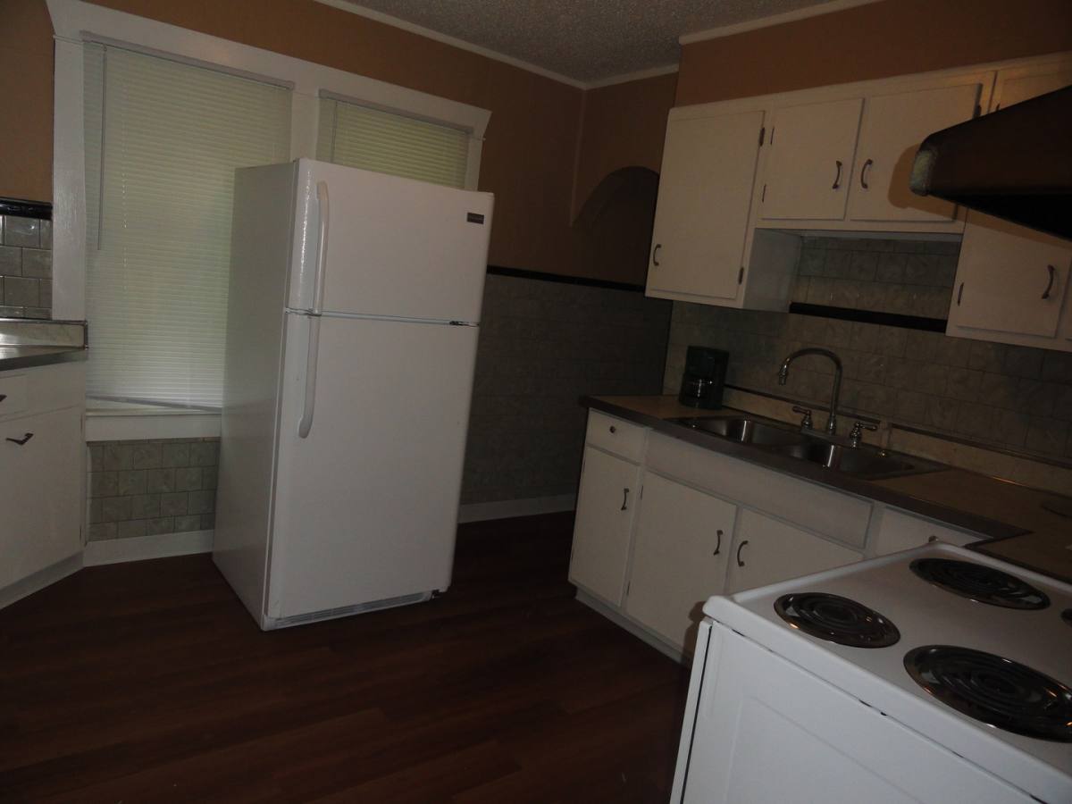 House for rent at 1118 S Pope Ave, Independence, MO 64050