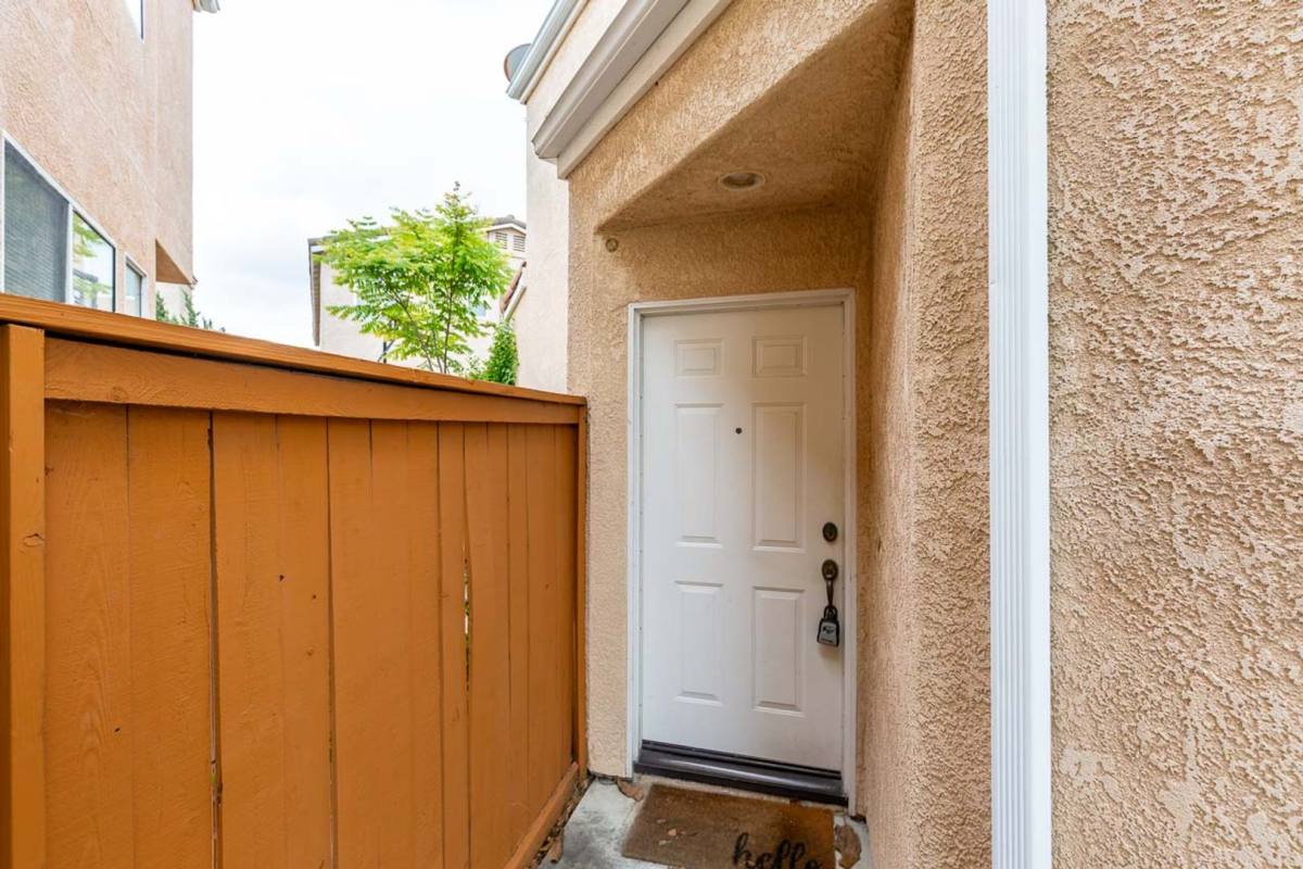 Townhouse for rent at 10935 Caminito Arcada, San Diego, CA 92131
